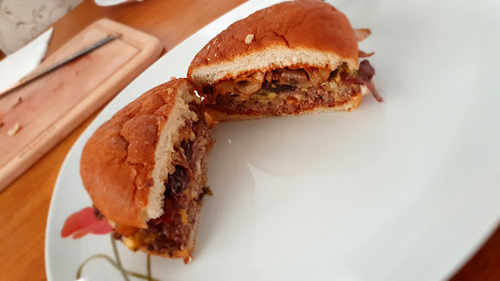 Naziv tvrtke je 4Burgers