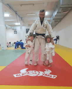Naziv tvrtke je Black Belt Sportski Centar