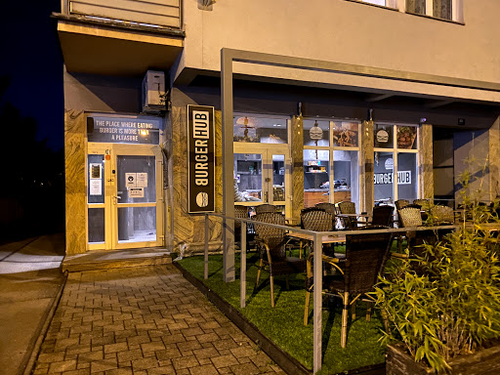 Naziv tvrtke je Burger Hub