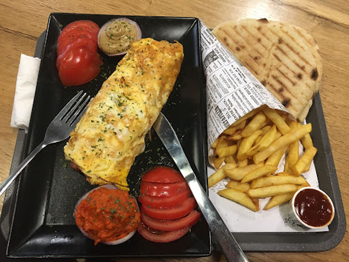 Naziv tvrtke je Burger Station
