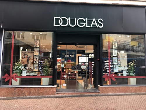 Naziv tvrtke je Douglas parfumerija