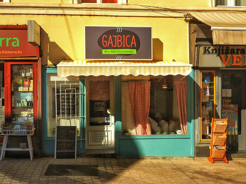 Naziv tvrtke je Gajbica
