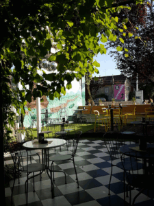 Naziv tvrtke je Hendrick's Gin Garden