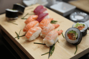 Naziv tvrtke je Manzoku sushi