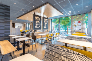 Naziv tvrtke je McDonald's