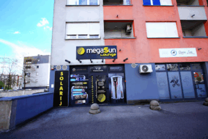 Naziv tvrtke je Megasun Lounge