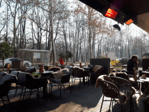Naziv tvrtke je Park Cafe