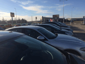 Naziv tvrtke je Sixt