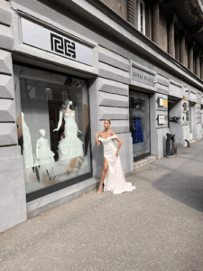 Naziv tvrtke je Vjenčanice Royal Bride