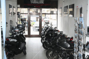 Naziv tvrtke je Yamaha Sibeg